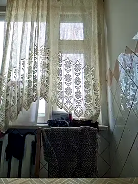 Snapshot of Xseniy chatting on 10.23.25 Xseniy online show from 10.23.25