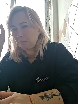 Snapshot of Xseniy chatting on 11.09.25 Xseniy online show from 11.09.25