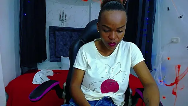 mia  thomson  online show from 11.05.25