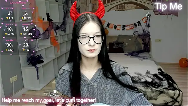 AlicaMoons online show from 10.24.25