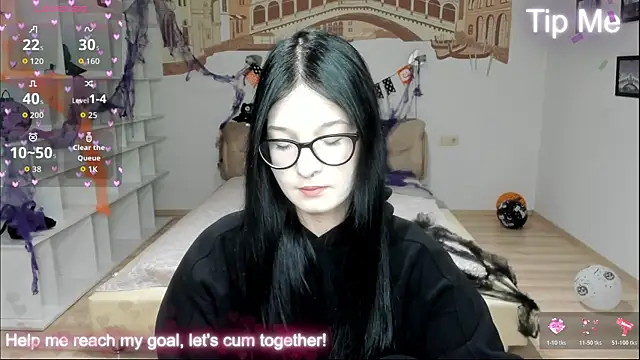 AlicaMoons online show from 10.31.25