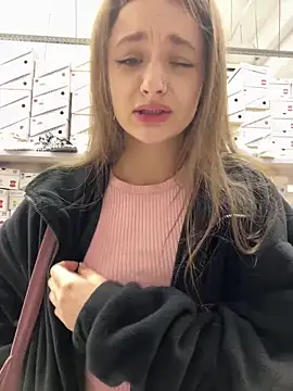 KittyQueeny online show from 09.14.25