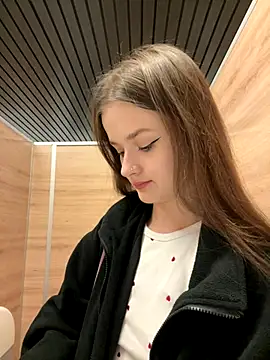 KittyQueeny online show from 09.15.25