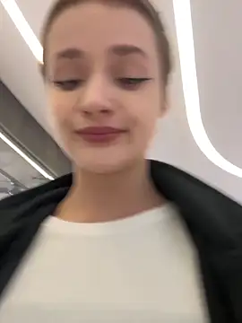 KittyQueeny online show from 09.17.25