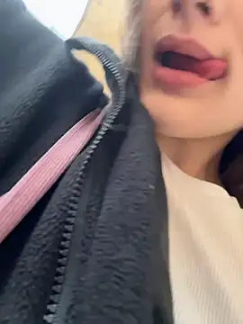 KittyQueeny online show from 10.09.25