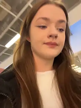 KittyQueeny online show from 10.14.25