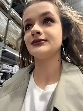 KittyQueeny online show from 10.30.25