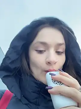 KittyQueeny online show from 11.22.25