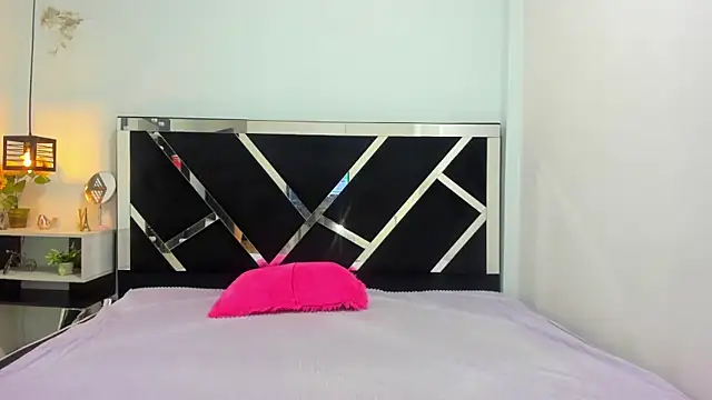 Snapshot of iisabella_noa chatting on 09.10.25 iisabella noa online show from 09.10.25