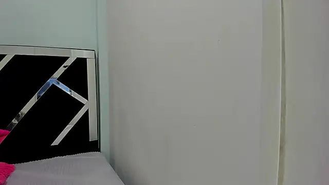 Snapshot of iisabella_noa chatting on 09.24.25 iisabella noa online show from 09.24.25