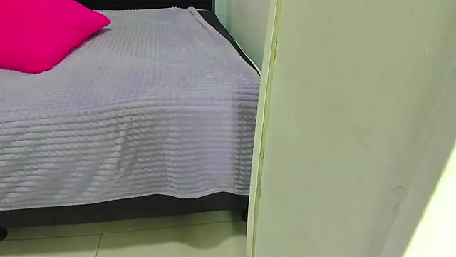 Snapshot of iisabella_noa chatting on 10.02.25 iisabella noa online show from 10.02.25