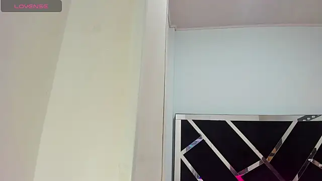 Snapshot of iisabella_noa chatting on 10.24.25 iisabella noa online show from 10.24.25