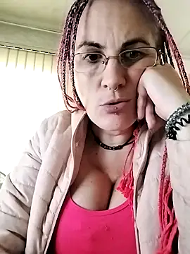 est 82 online show from 09.30.25