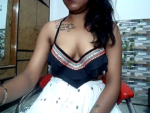 HOT AARVI11 online show from 10.04.25