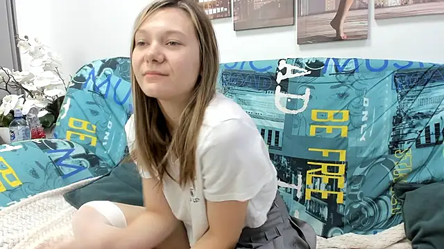 Snapshot of Sunny_Sammy chatting on 09.24.25 Sunny Sammy online show from 09.24.25