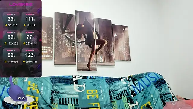 Snapshot of Sunny_Sammy chatting on 10.10.25 Sunny Sammy online show from 10.10.25