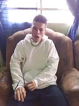 Snapshot of elinnki chatting on 10.05.25 elinnki online show from 10.05.25