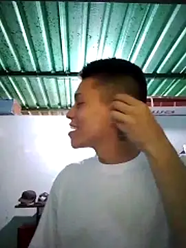 Snapshot of elinnki chatting on 11.17.25 elinnki online show from 11.17.25