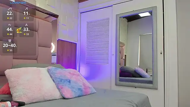 valeriahenao1 online show from 10.18.25