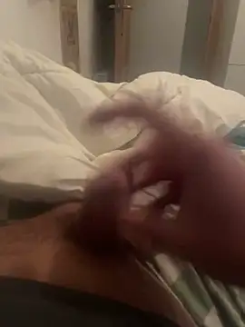 Snapshot of HejejeejRaulin chatting on 11.22.25 HejejeejRaulin online show from 11.22.25