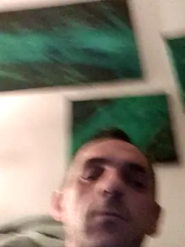 Snapshot of hotmen83 chatting on 03.19.26 hotmen83 online show from 03.19.26