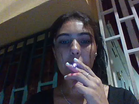 Snapshot of EmmaSplycer02 chatting on 03.27.26 EmmaSplycer02 online show from 03.27.26