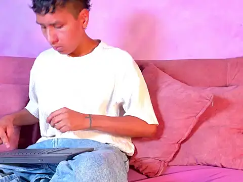 spicy adonhis online show from 04.22.26