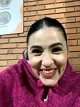 IvettSt  online show from 12.18.25