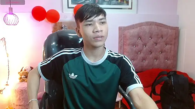 Snapshot of nathanclay chatting on 09.23.25 nathanclay online show from 09.23.25