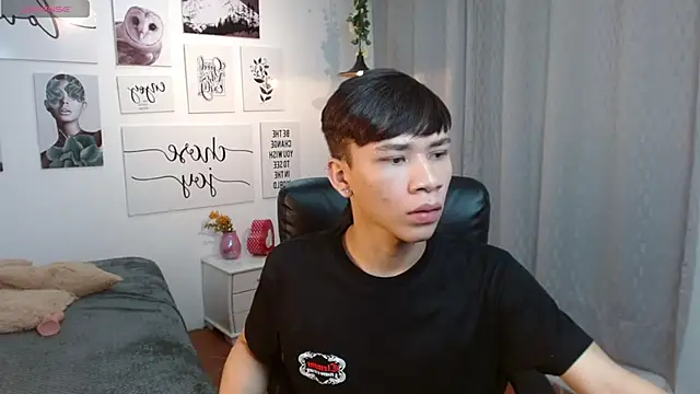 Snapshot of nathanclay chatting on 09.28.25 nathanclay online show from 09.28.25