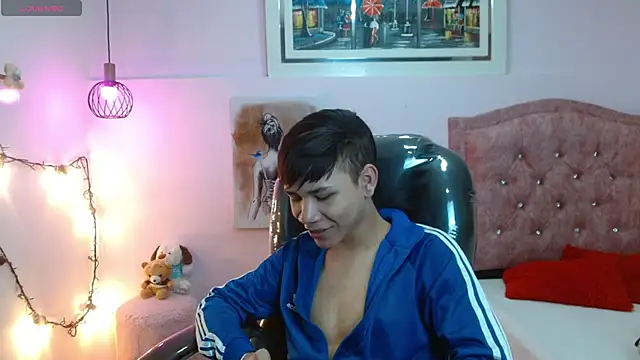 Snapshot of nathanclay chatting on 10.02.25 nathanclay online show from 10.02.25