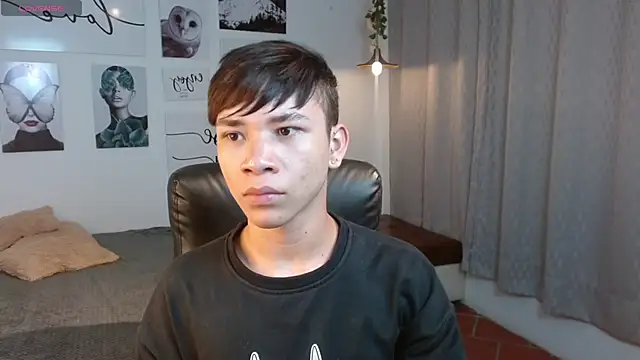 Snapshot of nathanclay chatting on 10.07.25 nathanclay online show from 10.07.25