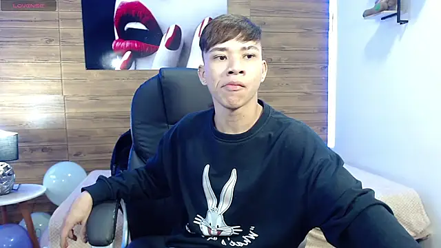 Snapshot of nathanclay chatting on 10.09.25 nathanclay online show from 10.09.25