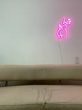 Snapshot of mia_everly chatting on 10.04.25 mia everly online show from 10.04.25