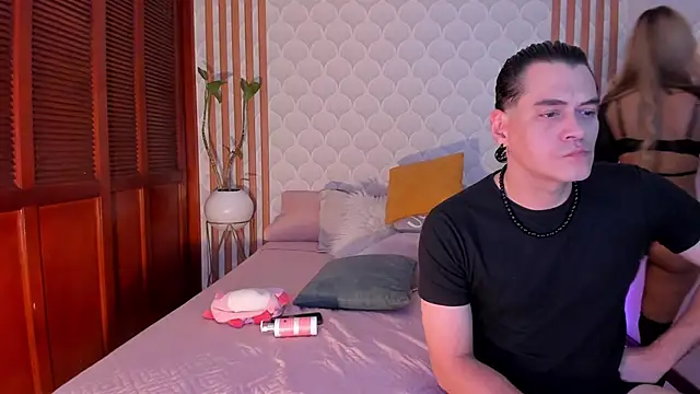 Snapshot of Cristian_blaze chatting on 09.22.25 Cristian blaze online show from 09.22.25