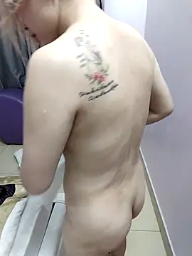 Snapshot of Jess-Thuy chatting on 10.14.25 Jess-Thuy online show from 10.14.25