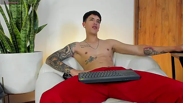 sebas  w01 online show from 11.18.25