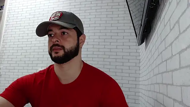 Snapshot of BombeiroHotx chatting on 11.01.25 BombeiroHotx online show from 11.01.25