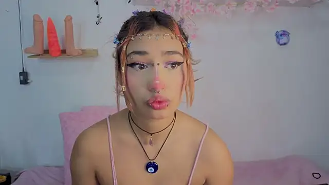 zoelight18 online show from 10.25.25