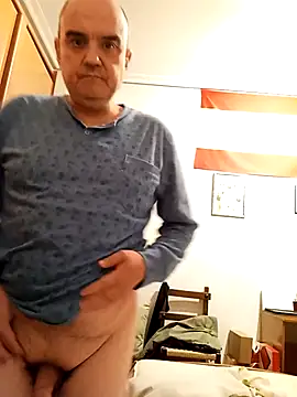 Snapshot of geli45 chatting on 10.06.25 geli45 online show from 10.06.25