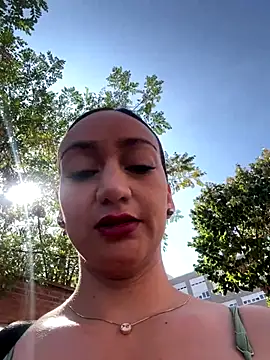 Ninabigtitied online show from 09.16.25