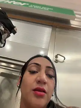 Ninabigtitied online show from 11.06.25