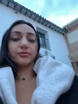 Ninabigtitied online show from 11.23.25