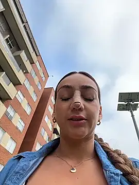 Ninabigtitied online show from 04.14.26