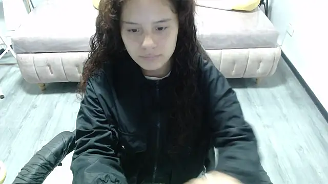 Velvet Moon V online show from 11.18.25