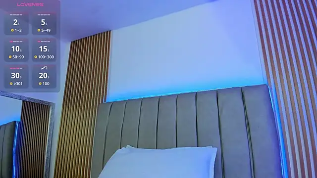 Snapshot of naishaa_ chatting on 09.22.25 naishaa online show from 09.22.25