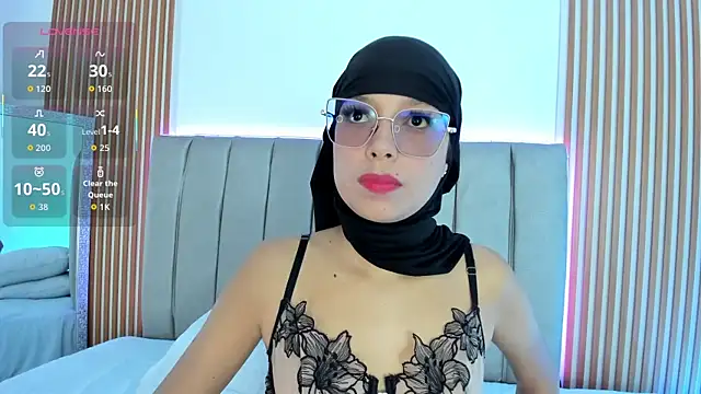 Snapshot of naishaa_ chatting on 10.13.25 naishaa online show from 10.13.25