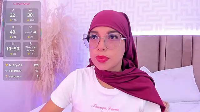 naishaa  online show from 04.15.26