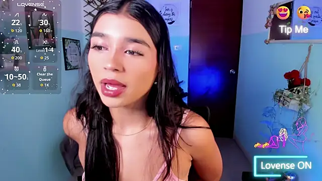 Snapshot of Elsa_Pataky chatting on 09.15.25 Elsa Pataky online show from 09.15.25