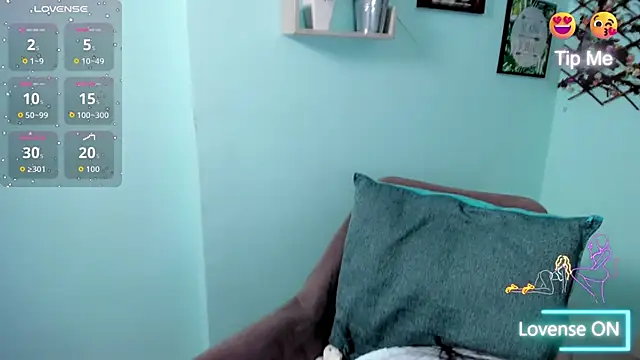 Snapshot of Elsa_Pataky chatting on 10.01.25 Elsa Pataky online show from 10.01.25